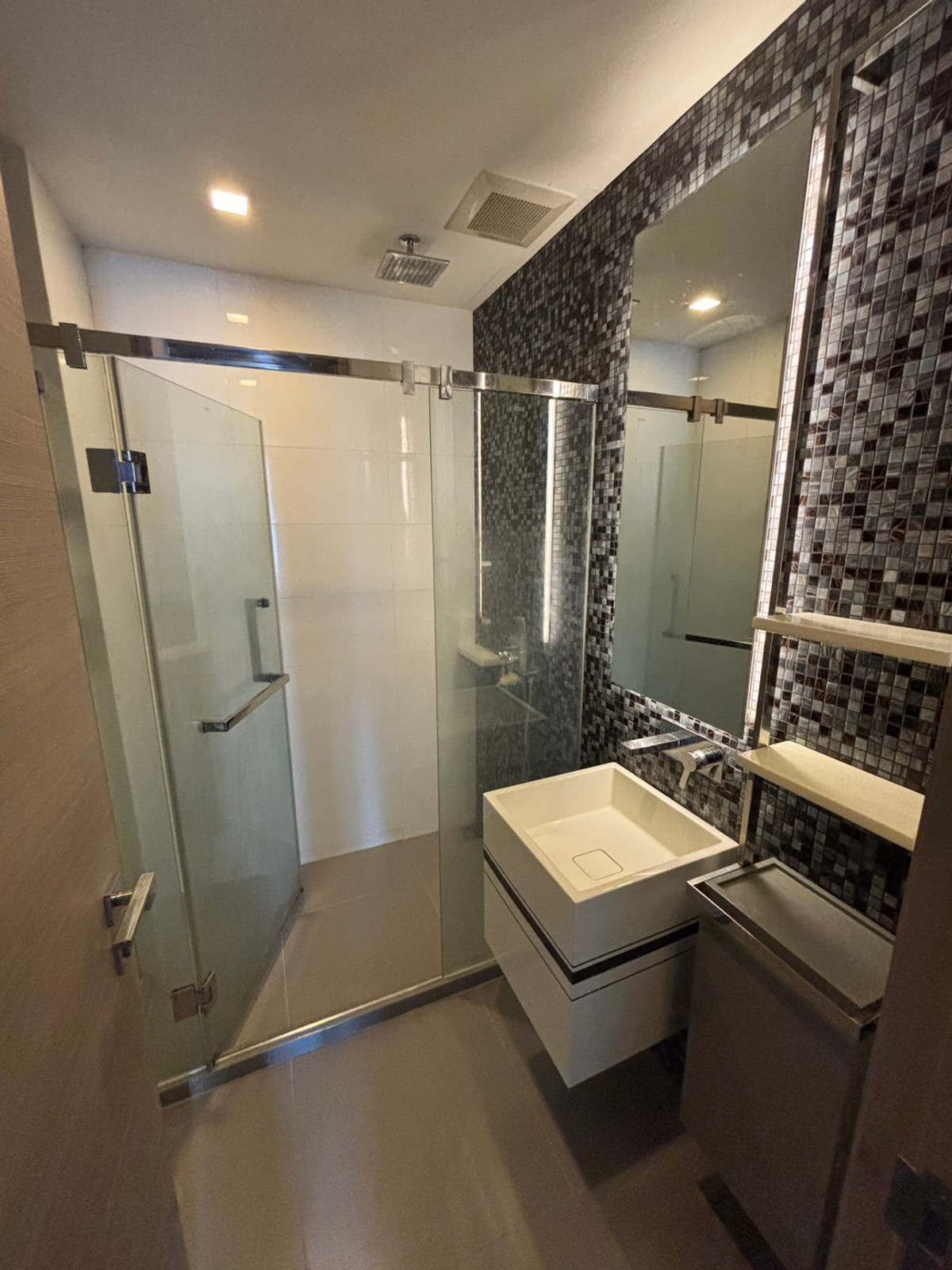 For RentCondoSiam Paragon ,Chulalongkorn,Samyan : For Rent The Room Rama 4 | Fully furnished + Electrical appliances | Near Chulalongkorn University