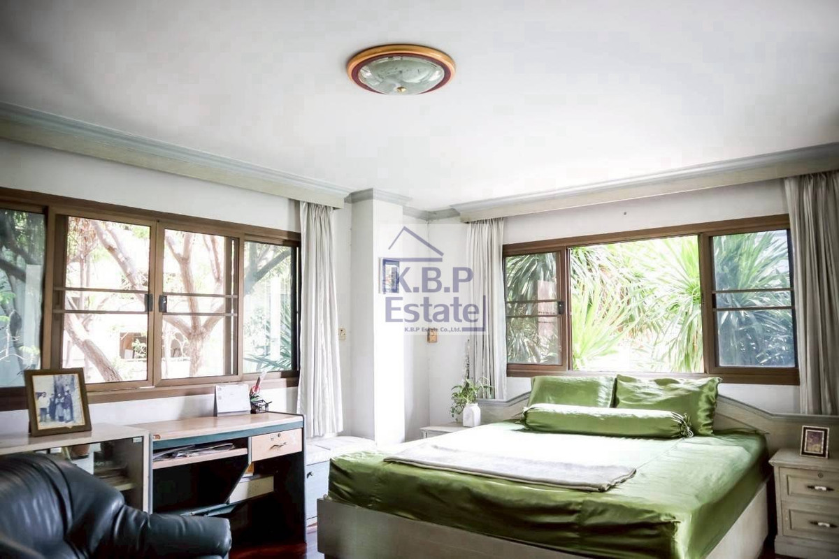 ขายบ้านสาทร นราธิวาส : ขสยบ้านย่านสาทร-เซนต์หลุยส์ หั่นราคาทำเลทอง 63.70 ตร.วา 700ตรม 