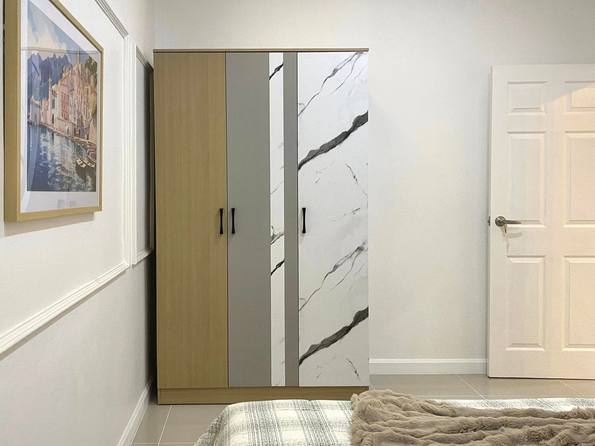 For SaleTownhomePattaya, Bangsaen, Chonburi : Rattanakorn Village 1-2 / 2 Bedrooms (FOR SALE) BEWN100