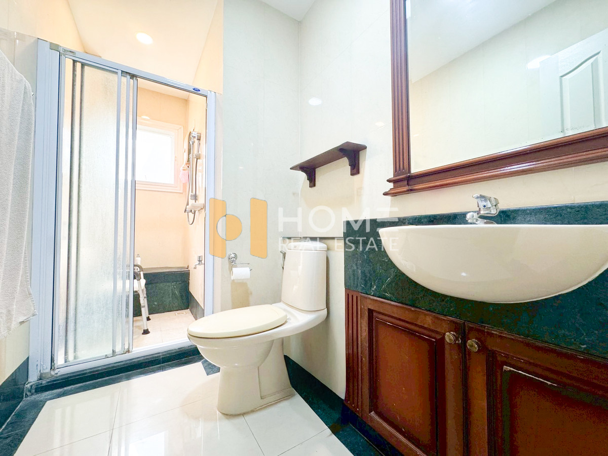 ขายบ้านพัฒนาการ ศรีนครินทร์ : บ้านนันทวัน สวนหลวง ร.9  / 4 ห้องนอน (ขาย), Nantawan Suanluang Rama 9 / 4 Bedrooms (FOR SALE) FONT049