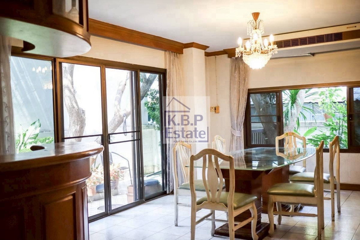 ขายบ้านสาทร นราธิวาส : ขสยบ้านย่านสาทร-เซนต์หลุยส์ หั่นราคาทำเลทอง 63.70 ตร.วา 700ตรม 