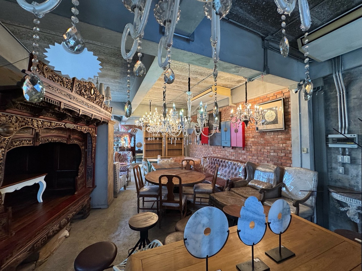 ให้เช่าอาคารพาณิชย์เลียบทางด่วนรามอินทรา : 📌อาคารพาณิชย์ให้เช่า เหมาะสำหรับ คาเฟ่, พีราทิส, ร้านทำผม ,Workshop ,Showroom ขายสินค้า ทำเลเอกมัย - เลียบด่วน
