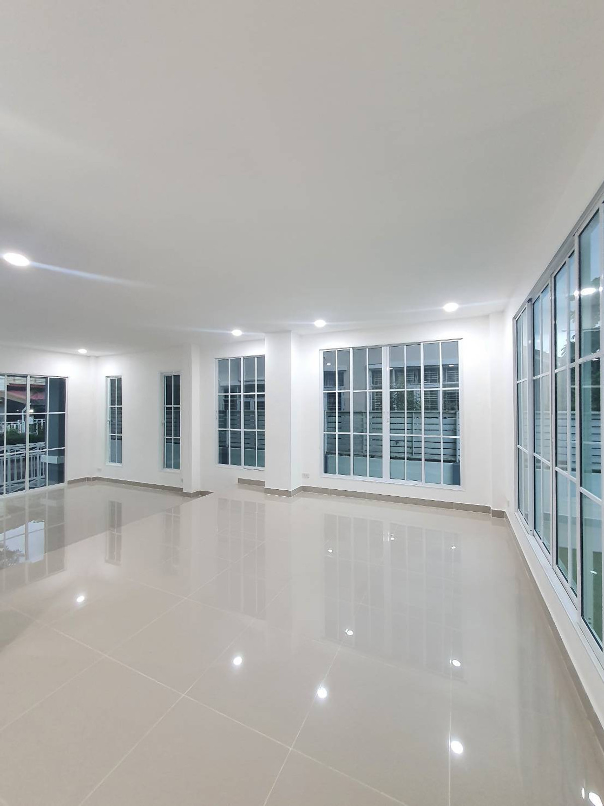 ขายบ้านลาดกระบัง สุวรรณภูมิ : 🏡 บ้านเดี่ยวทำเลศักยภาพ ติดถนนกาญจนาภิเษก ความลงตัวของ “ทำเล + พื้นที่ + ความสะดวก”