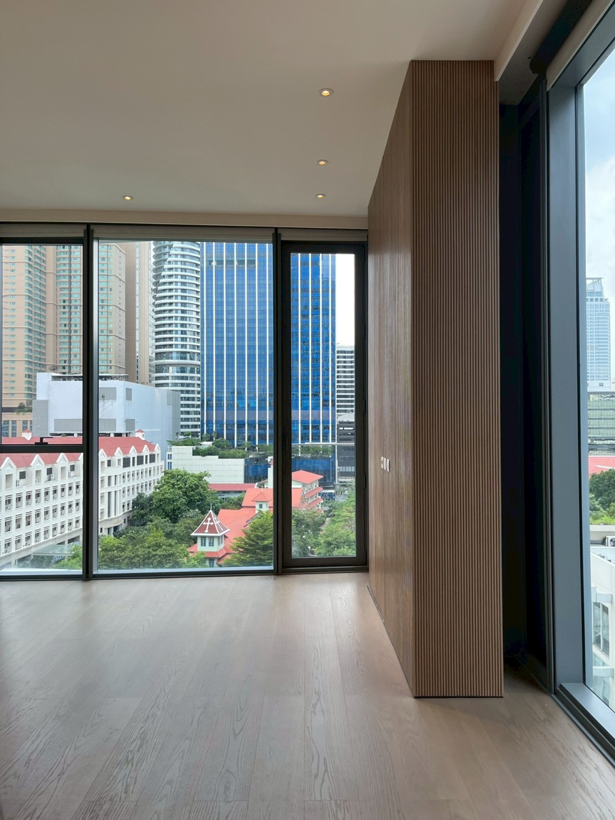 For SaleCondoWitthayu, Chidlom, Langsuan, Ploenchit : Scope Langsuan: 1bed 1bath 85.26sqm. 39,300,000 Am: 0656199198