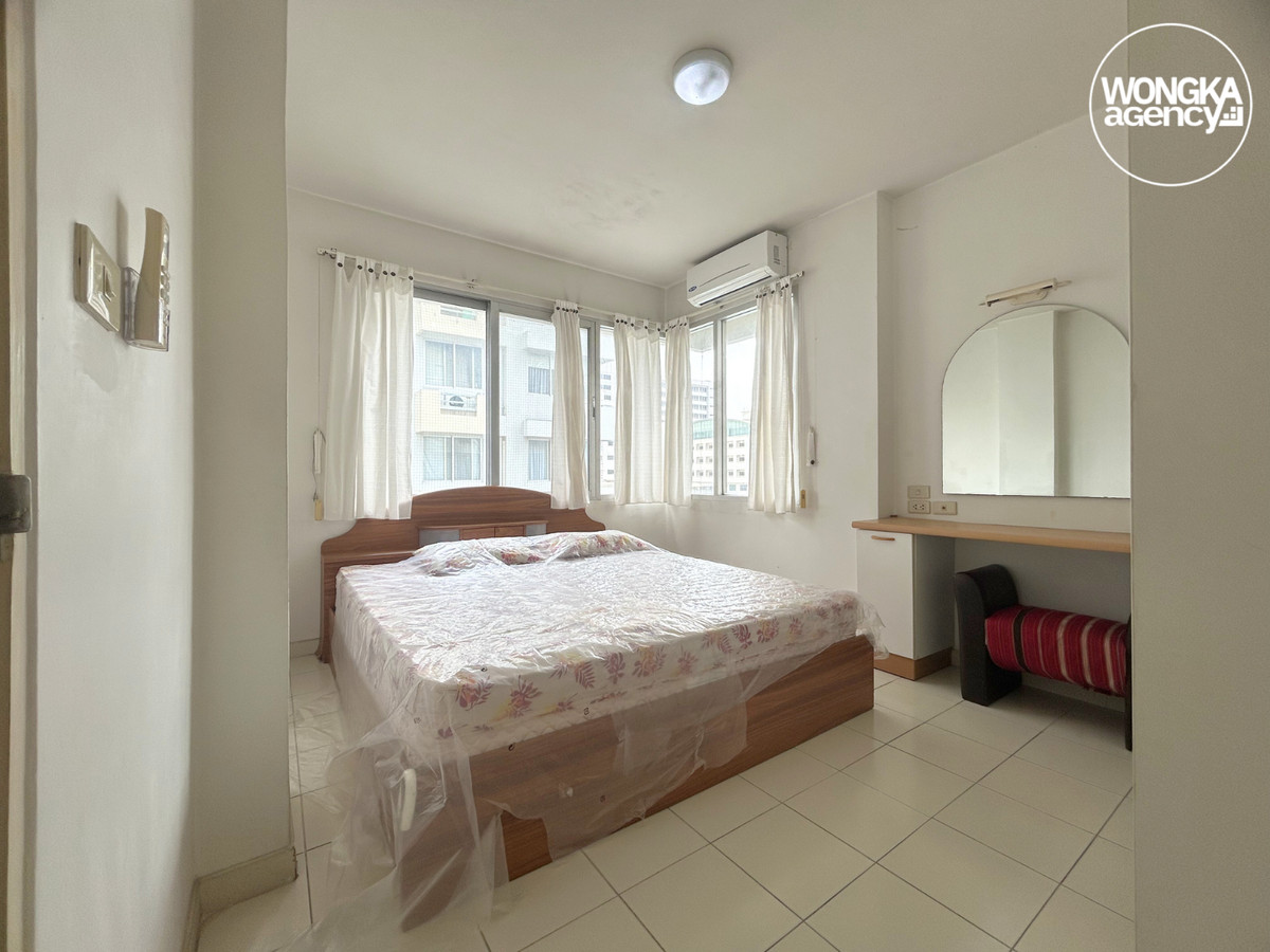 For SaleCondoBangna, Bearing, Lasalle : Condo for Sale, Baan Suan La Salle, 2 bedroom condo, near MRT Sri Lasalle, 350 m., with furniture.