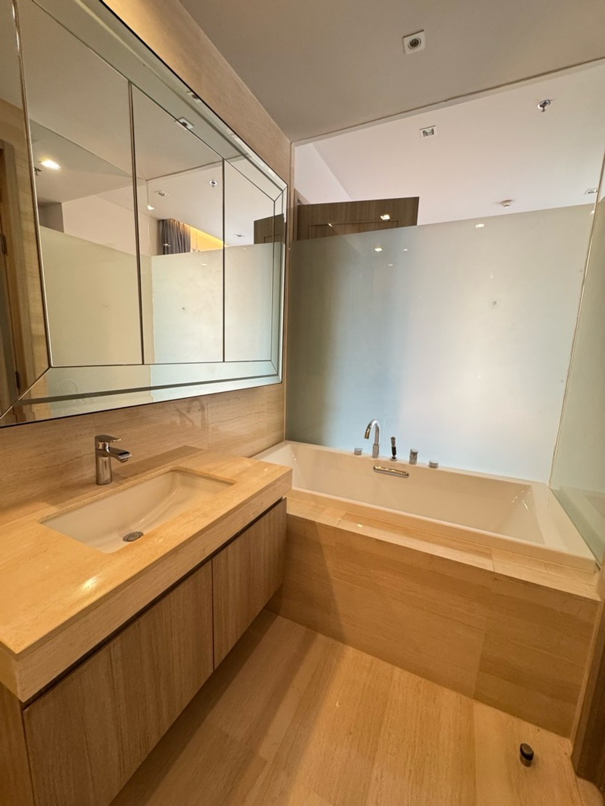 For RentCondoSukhumvit, Asoke, Thonglor : The XXXIX sukhumvit 39 
1 Br ready to rent 📌