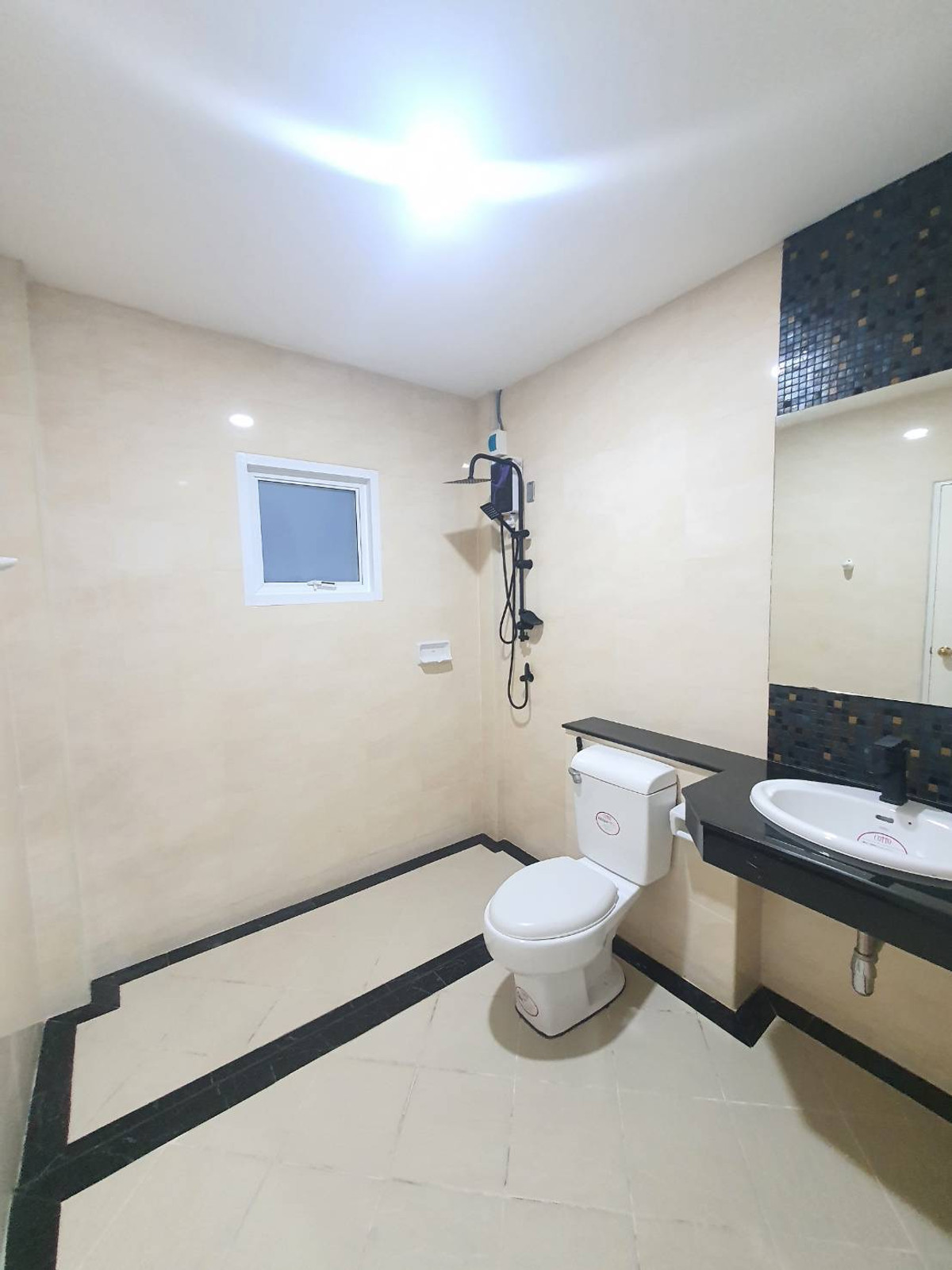 ขายบ้านลาดกระบัง สุวรรณภูมิ : 🏡 บ้านเดี่ยวทำเลศักยภาพ ติดถนนกาญจนาภิเษก ความลงตัวของ “ทำเล + พื้นที่ + ความสะดวก”