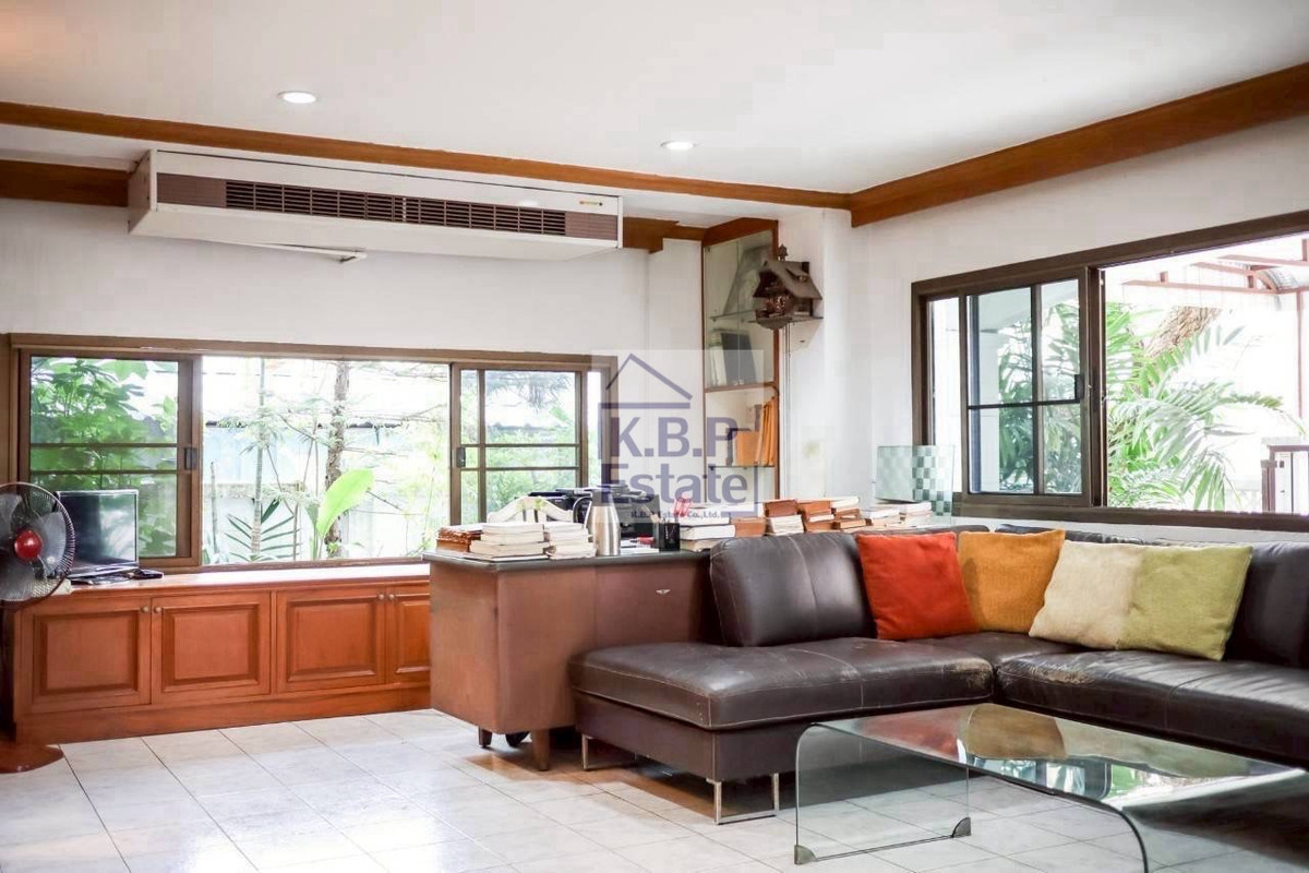 ขายบ้านสาทร นราธิวาส : ขสยบ้านย่านสาทร-เซนต์หลุยส์ หั่นราคาทำเลทอง 63.70 ตร.วา 700ตรม 