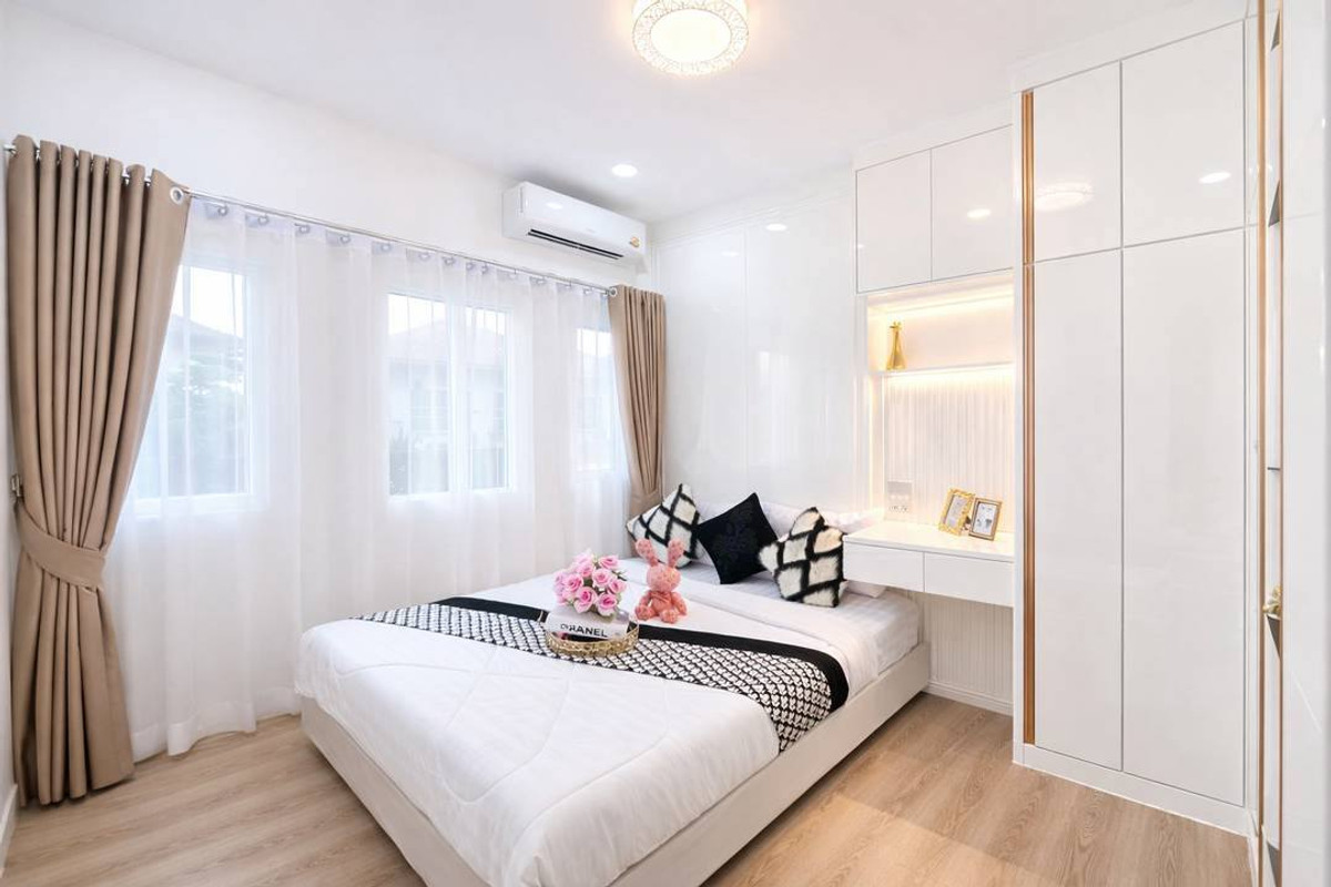 For RentHousePattaya, Bangsaen, Chonburi : Single house Lalin Soi Nen Phlap Wan / 4 bedrooms (FOR RENT) BEWN104