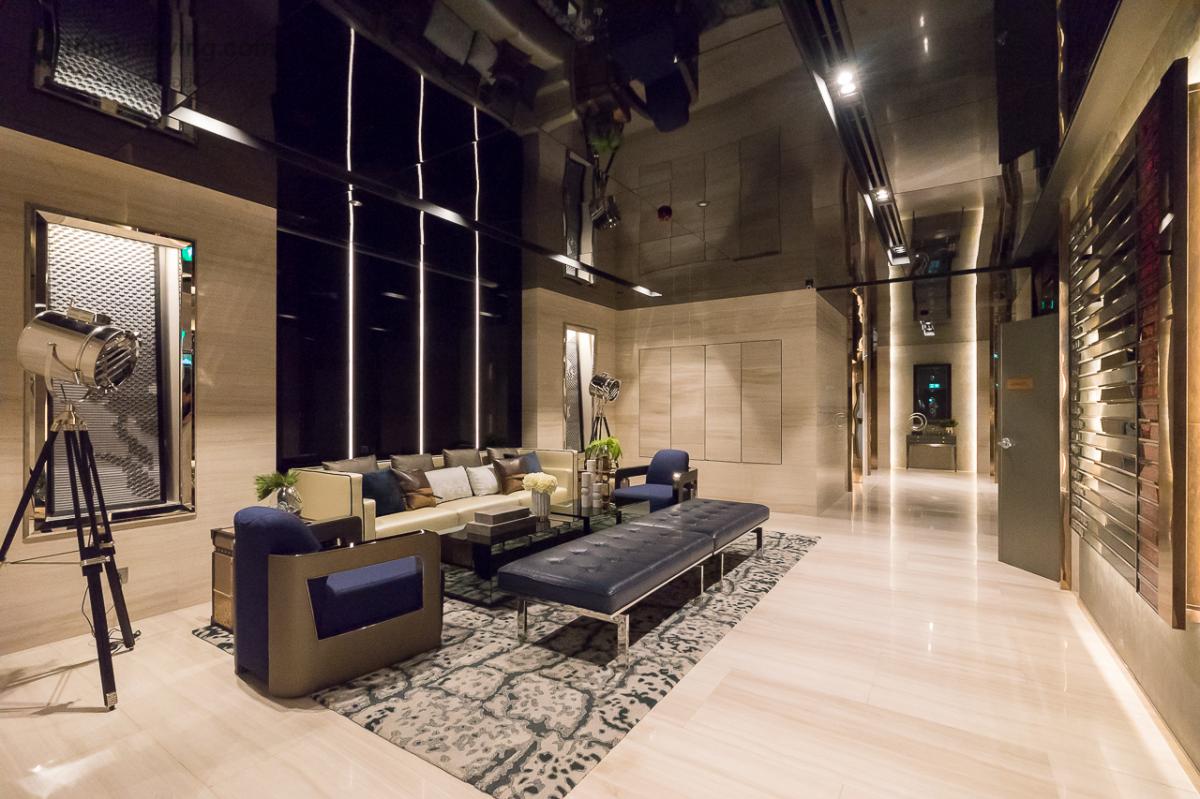 ขายคอนโดสยาม จุฬา สามย่าน : 🔥ขายด่วน+🔥แอชตัน จุฬา-สีลม ใกล้สถานีรถไฟฟ้า MRT สามย่าน เฟอร์นิเจอร์ครบ พร้อมเข้าอยู่