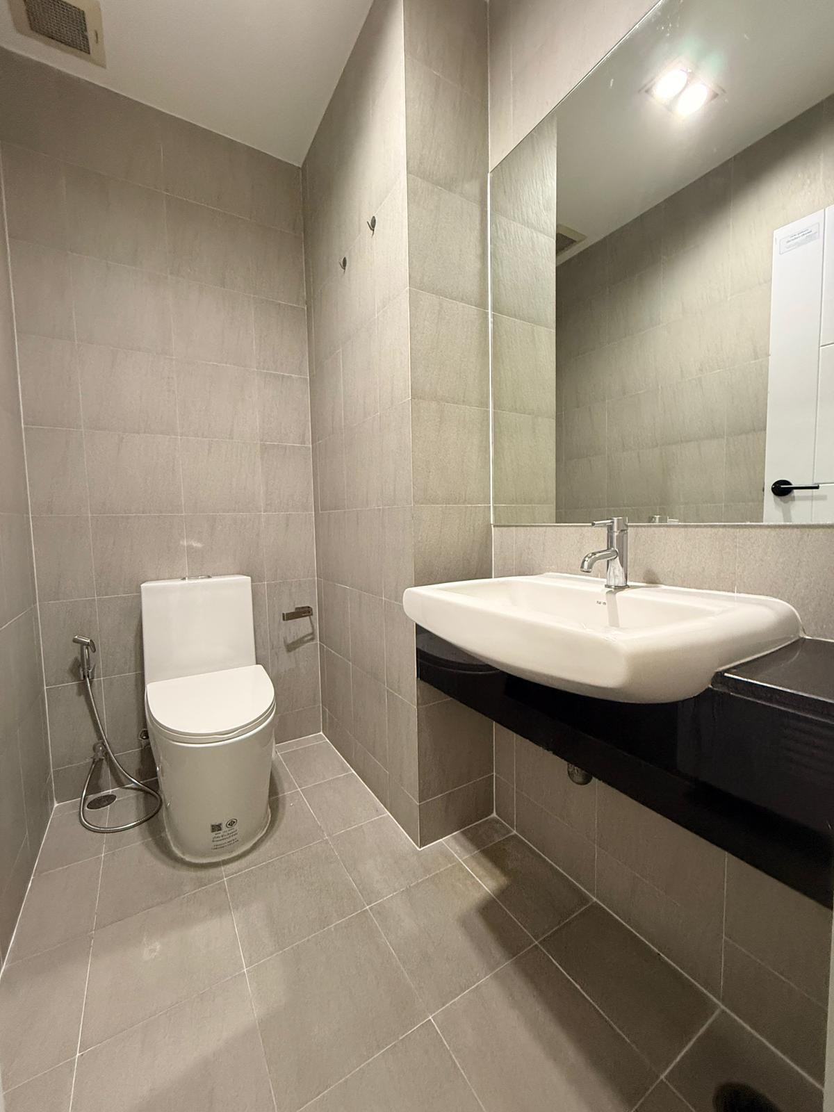 For RentHome OfficePattanakan, Srinakarin : For rent: Home Office / Townhome Noble Cube Phatthanakan, newly renovated, near the garden.