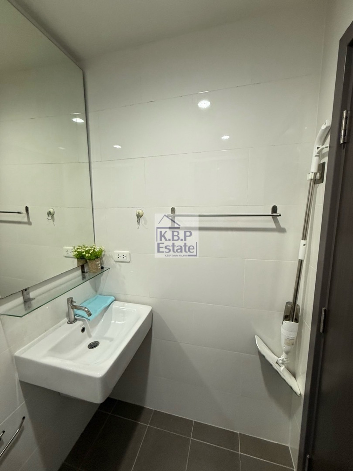 ขายคอนโดอ่อนนุช อุดมสุข : ขาบด่วน เดอะ เบส พาร์ค เวส ห้องตกแต่งสวยมากพร้อมเข้าอยู่