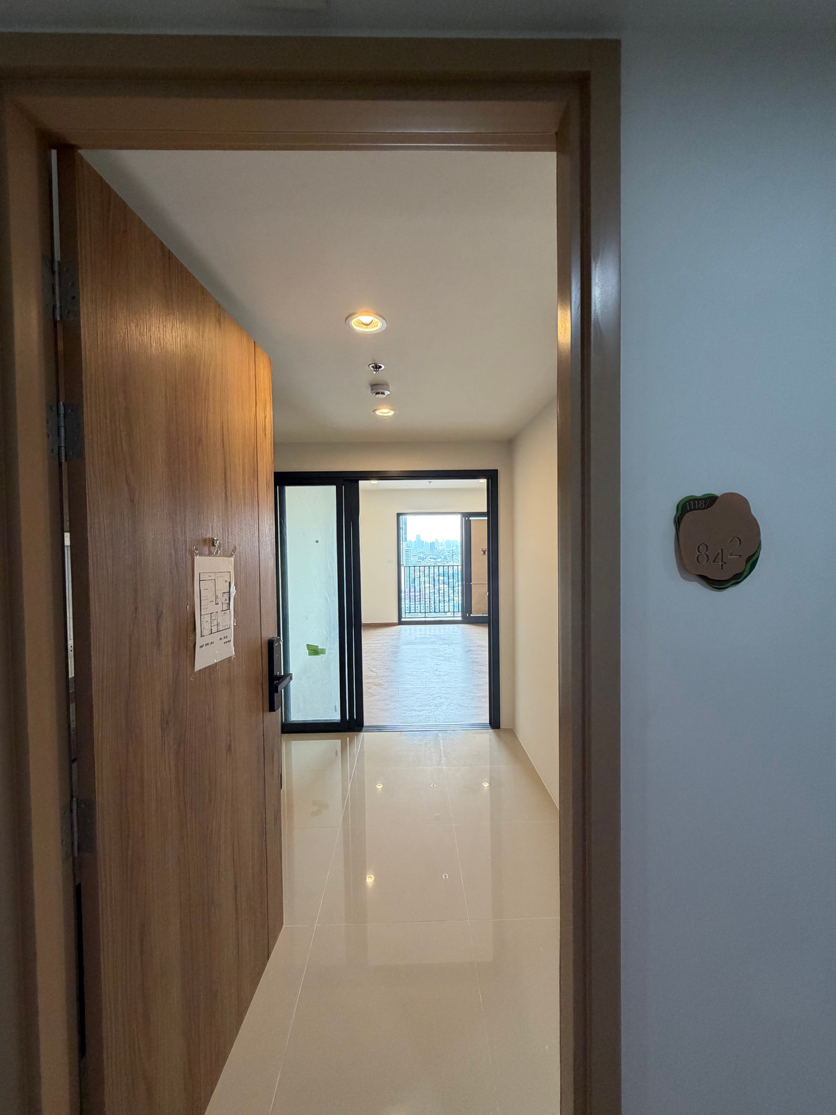 ขายคอนโดลาดพร้าว เซ็นทรัลลาดพร้าว : 6.99 ลบ. ได้ 2 ห้องนอน 2 ห้องน้ำ ค่าส่วนกลาง 3 ปี ที่ The line vibe