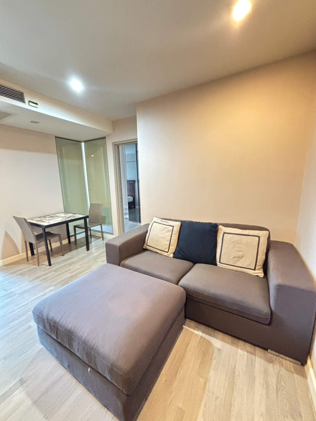 ให้เช่าคอนโดสยาม จุฬา สามย่าน : For Rent The Room Rama 4 | ห้องสวย แต่งครบ+เครื่องใช้ไฟฟ้า | เดินทางสะดวก ใกล้จุฬาฯ