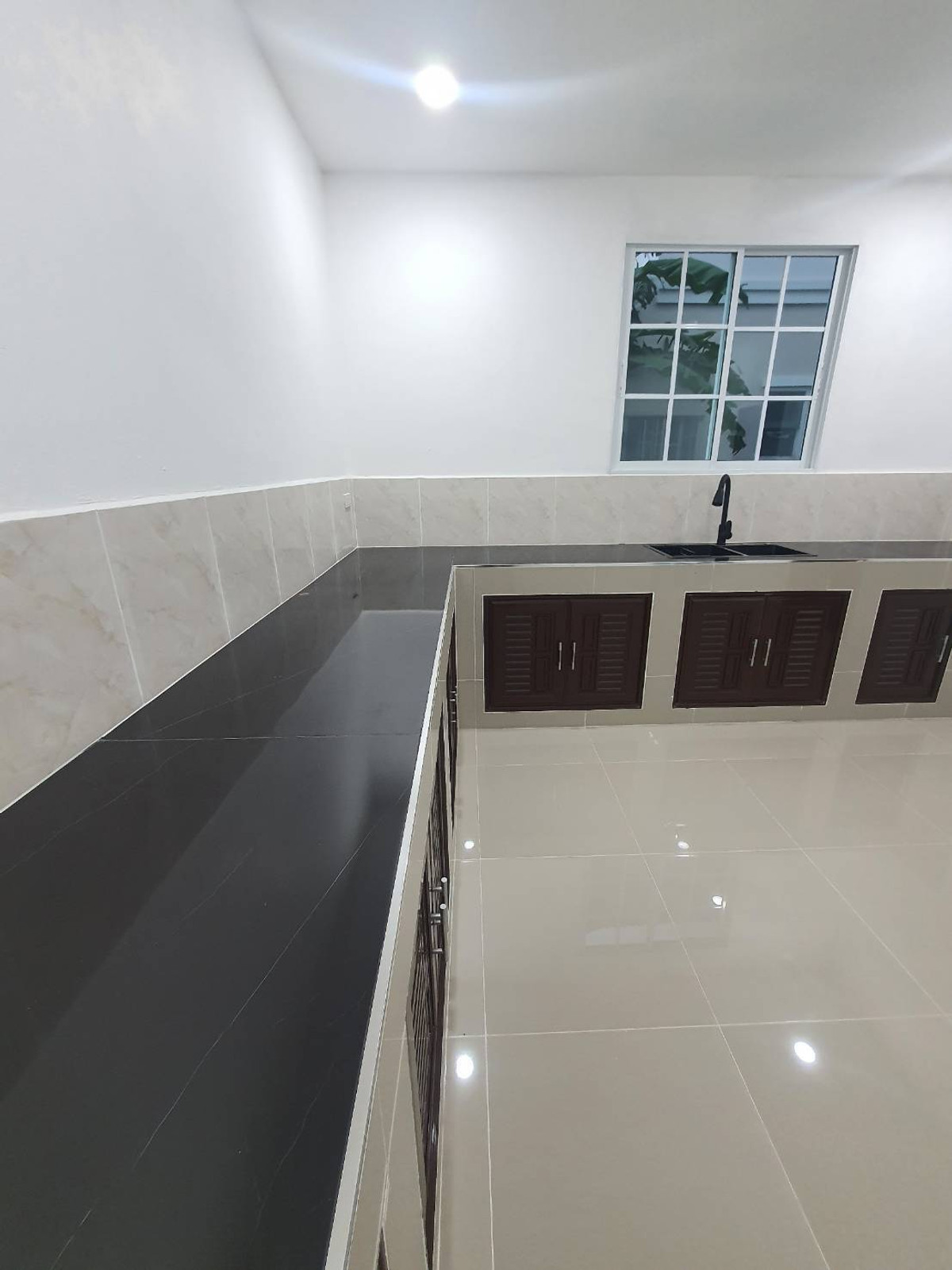 ขายบ้านลาดกระบัง สุวรรณภูมิ : 🏡 บ้านเดี่ยวทำเลศักยภาพ ติดถนนกาญจนาภิเษก ความลงตัวของ “ทำเล + พื้นที่ + ความสะดวก”