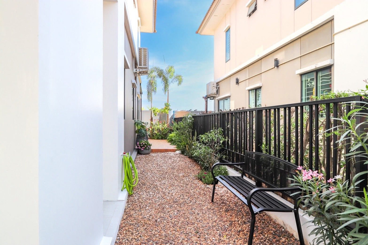 For SaleHouseSriracha Laem Chabang Ban Bueng : Pruksa Ville 71/2 Laem Chabang - Bang Lamung / 3 Bedrooms (FOR SALE) BEWN102