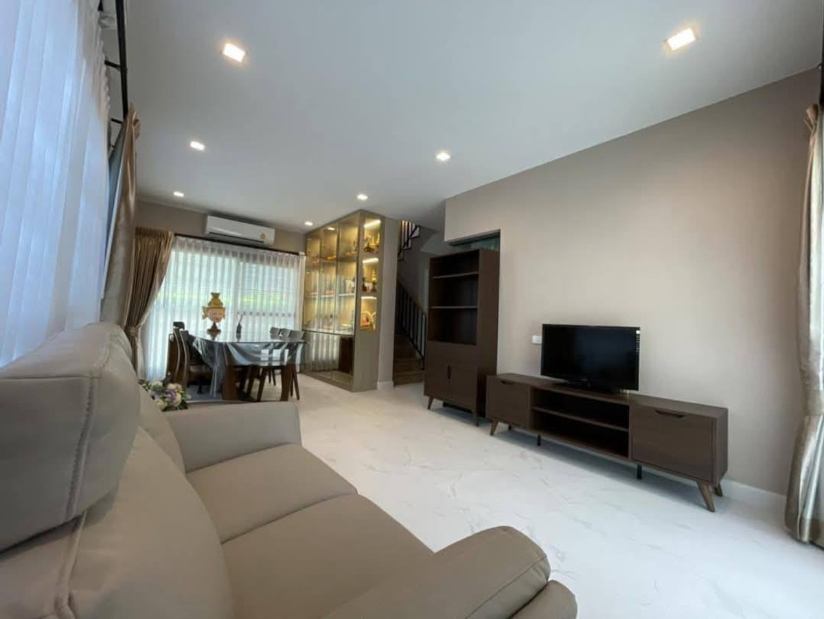 ขายบ้านนนทบุรี บางใหญ่ บางบัวทอง : เวนิว โฟลว์ พระราม 5 / 4 ห้องนอน (ขาย), Venue Flow Rama 5 / 4 Bedrooms (FOR SALE) AOM071