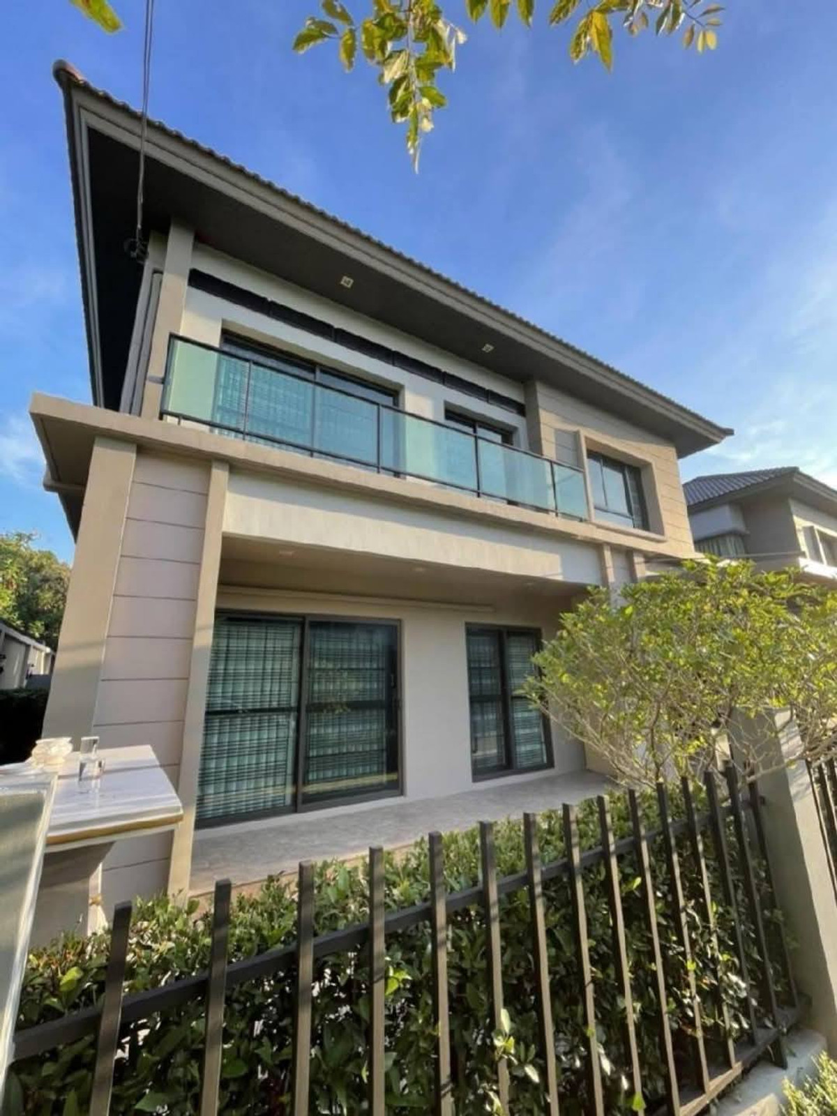 ขายบ้านนนทบุรี บางใหญ่ บางบัวทอง : เวนิว โฟลว์ พระราม 5 / 4 ห้องนอน (ขาย), Venue Flow Rama 5 / 4 Bedrooms (FOR SALE) AOM071