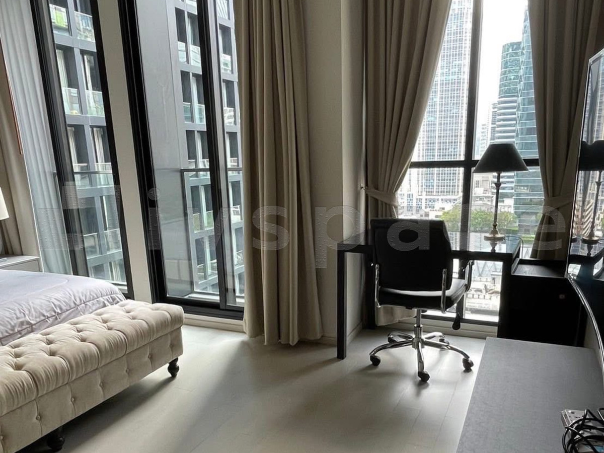 ให้เช่าคอนโดวิทยุ ชิดลม หลังสวน : ▚ LG160ツ ให้เช่า: Noble Ploenchit 1BR 52ตรม. 40K🏙️✨ ลดราคาจาก 43K! วิวรถไฟฟ้า ลิฟต์ส่วนตัว ห้องแต่งสวย ทำเลเพลินจิต พร้อมเข้าอยู่ทันที