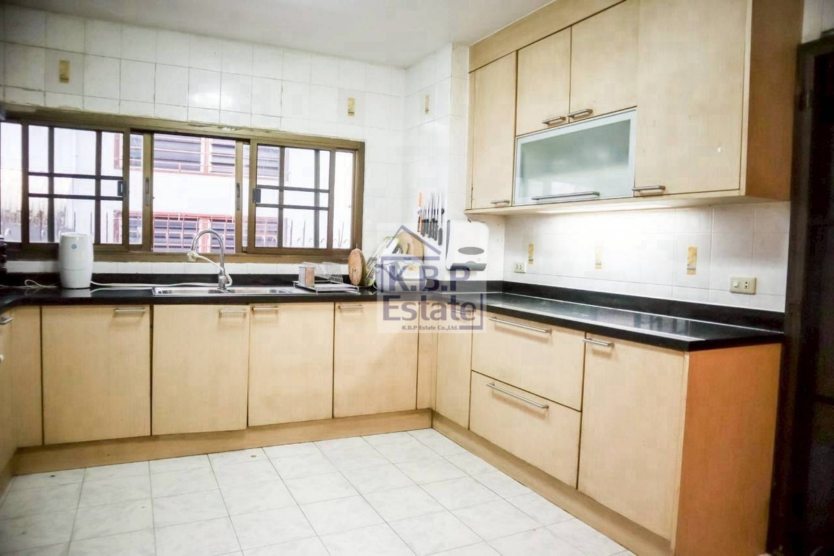 ขายบ้านสาทร นราธิวาส : ขสยบ้านย่านสาทร-เซนต์หลุยส์ หั่นราคาทำเลทอง 63.70 ตร.วา 700ตรม 