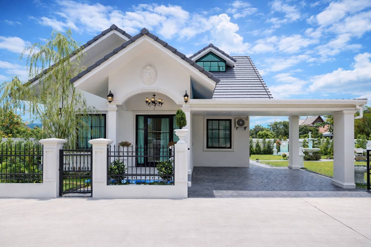 ขายบ้านเชียงใหม่ : ขายบ้านเดี่ยว 1 ชั้นสไตล์อังกฤษ ชาคริราห์วิลล์ ทำเลดี เดินทางสะดวก ใกล้แกรนด์แคนยอน เชียงใหม่