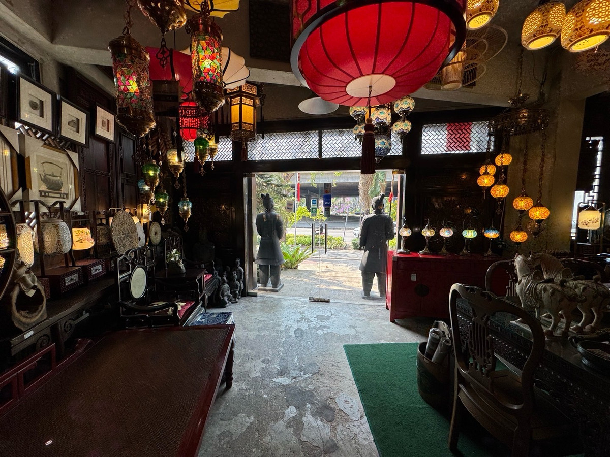 ให้เช่าอาคารพาณิชย์เลียบทางด่วนรามอินทรา : 📌อาคารพาณิชย์ให้เช่า เหมาะสำหรับ คาเฟ่, พีราทิส, ร้านทำผม ,Workshop ,Showroom ขายสินค้า ทำเลเอกมัย - เลียบด่วน
