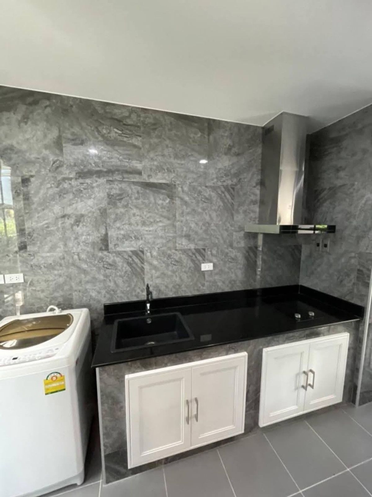 ขายบ้านนนทบุรี บางใหญ่ บางบัวทอง : เวนิว โฟลว์ พระราม 5 / 4 ห้องนอน (ขาย), Venue Flow Rama 5 / 4 Bedrooms (FOR SALE) AOM071