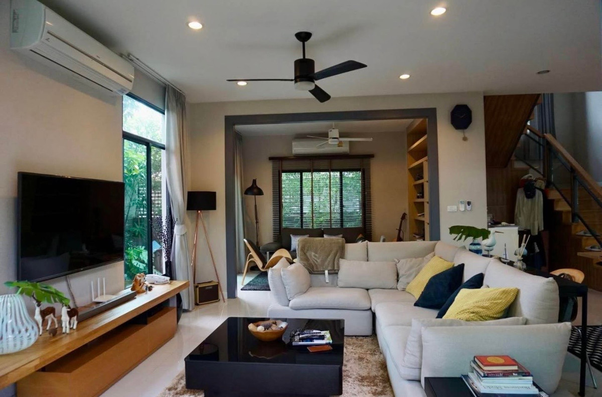 For RentHousePattanakan, Srinakarin : Single house for rent, The Palm Phatthanakan Luxury Village, near Thonglor, just 20 minutes.