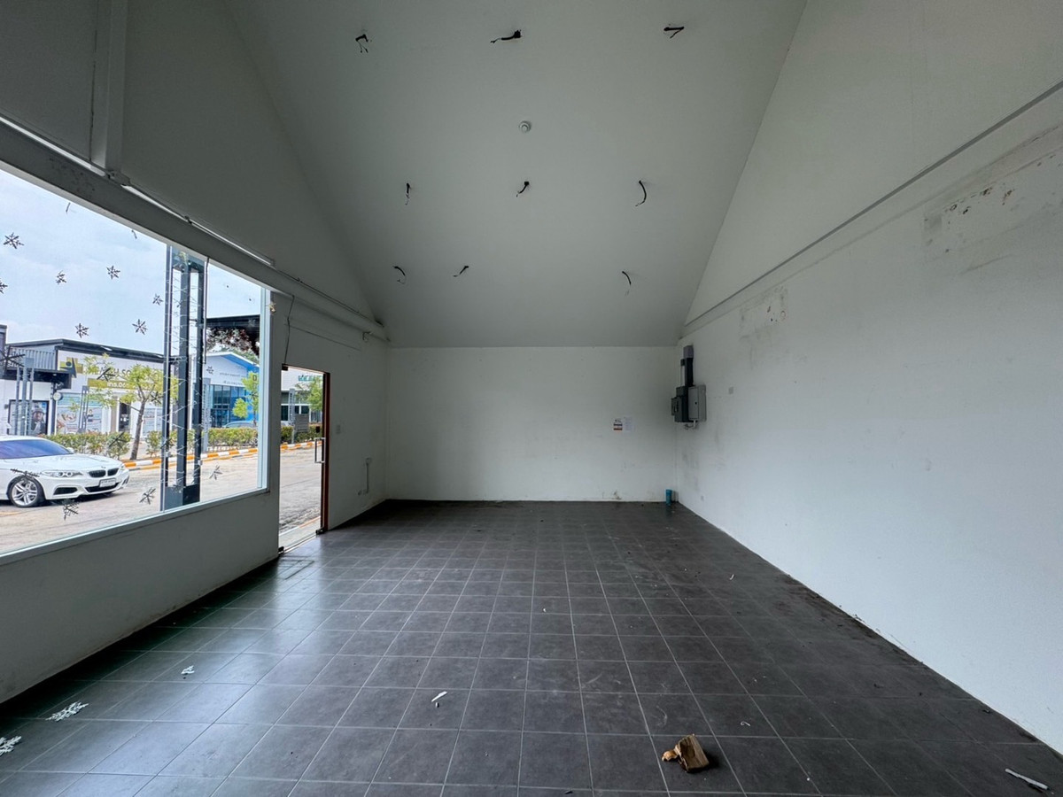 ให้เช่าร้านค้า/ตลาดนัดบางนา แบริ่ง ลาซาล : 📌พื้นที่ให้เช่า เหมาะสำหรับ คาเฟ่,ร้านค้า Branch, Workshop  ทำเลบางนา
