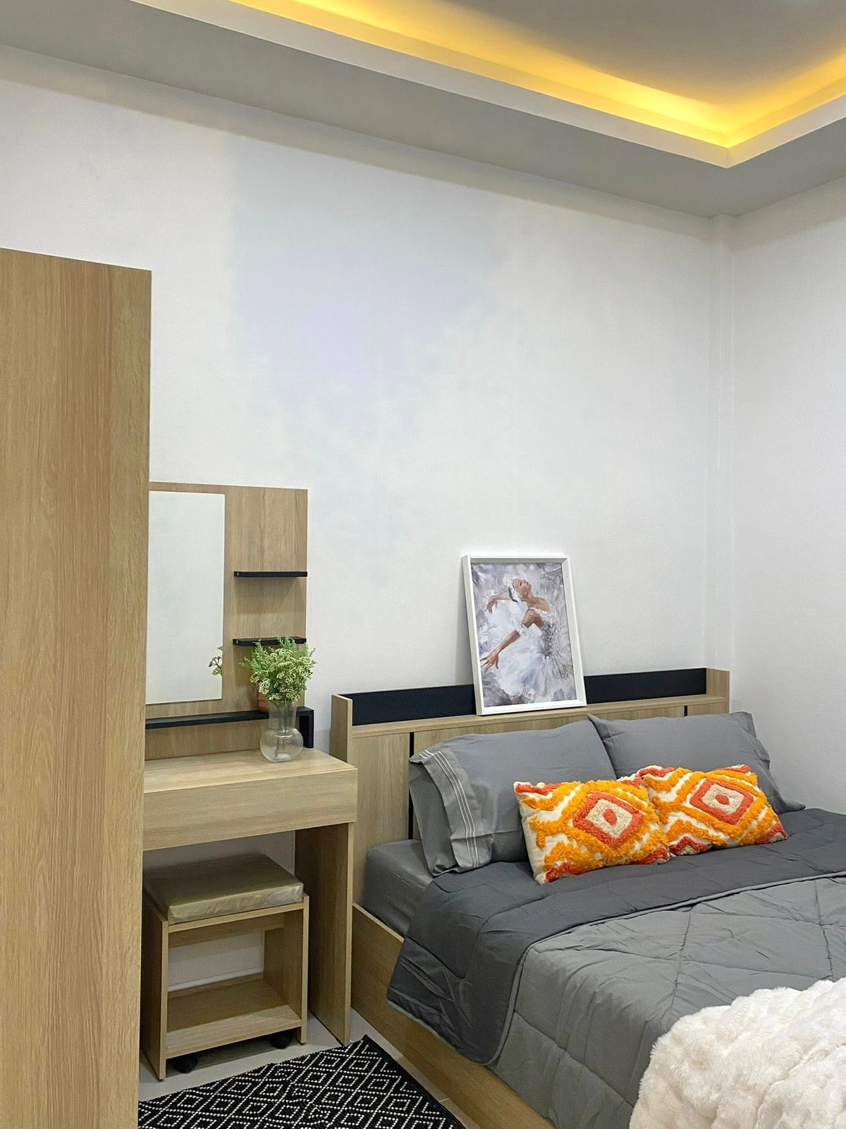For SaleTownhomePattaya, Bangsaen, Chonburi : Rattanakorn Village 1-2 / 2 Bedrooms (FOR SALE) BEWN100