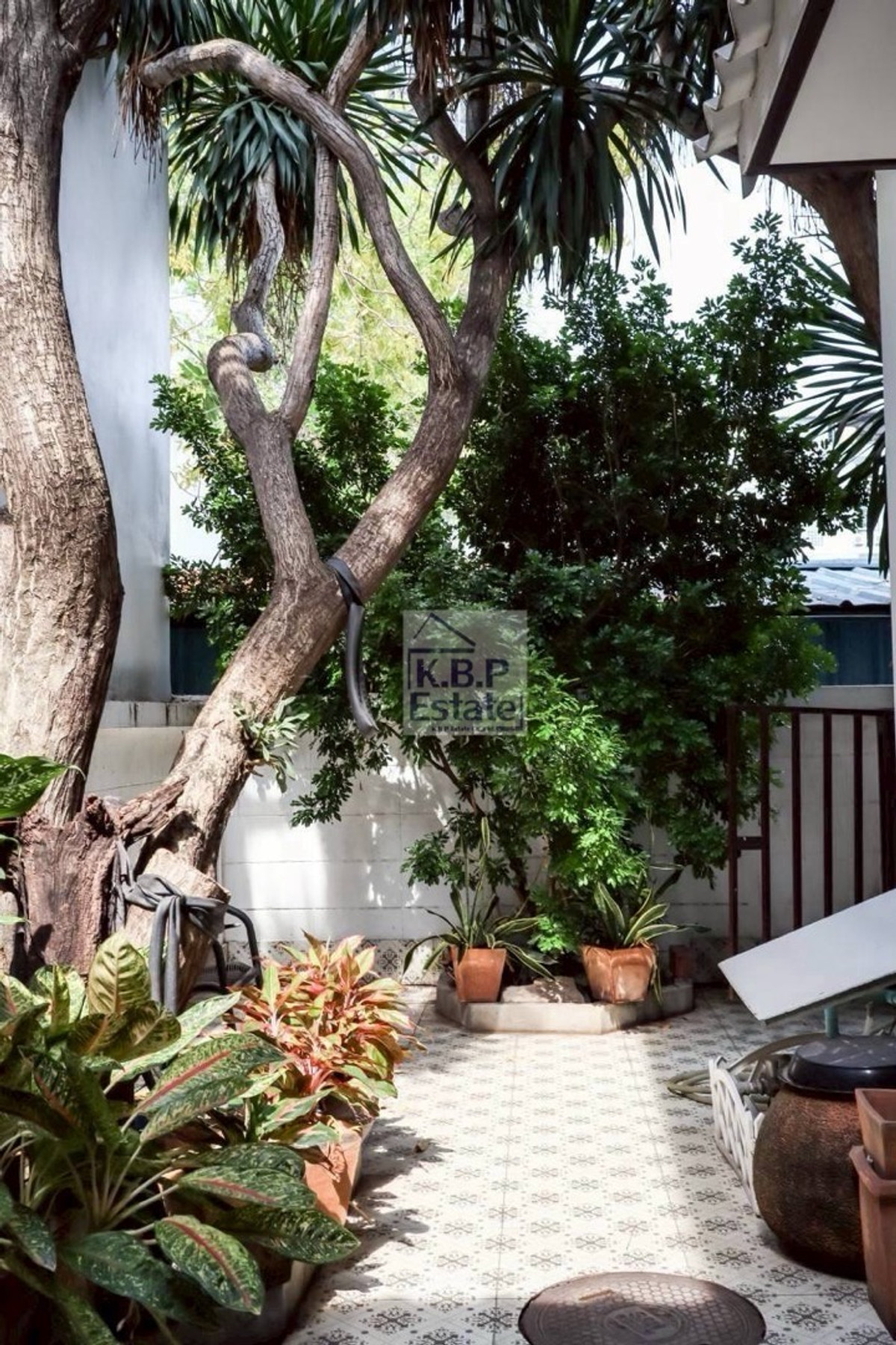 ขายบ้านสาทร นราธิวาส : ขสยบ้านย่านสาทร-เซนต์หลุยส์ หั่นราคาทำเลทอง 63.70 ตร.วา 700ตรม 