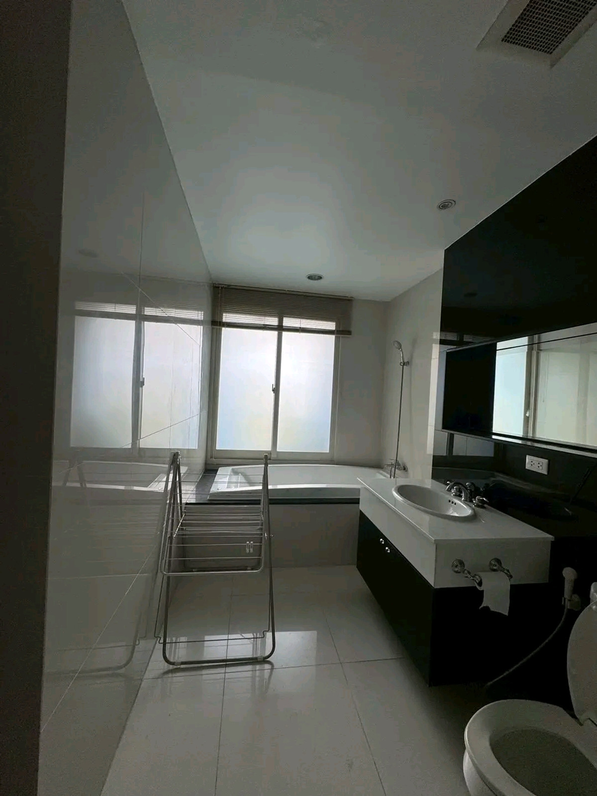 ให้เช่าคอนโดวิทยุ ชิดลม หลังสวน : New Room // The Address Chitrom Studio 42 Sqm Fullyfurnish , Welcome Foreign 20,000-