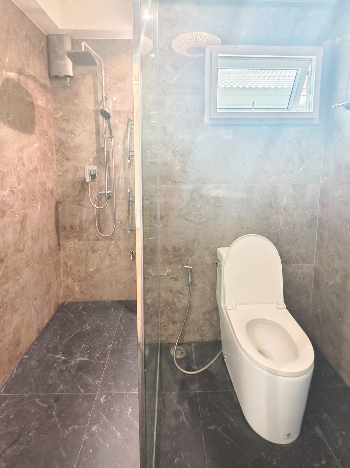 ขายบ้านพัฒนาการ ศรีนครินทร์ : บ้านเดี่ยวขายพร้อมผู้เช่า ใกล้รถไฟฟ้า YL ศรีกรีฑา เชื่อมต่อได้ทั้ง ศรีนครินทร์-พัฒนาการ-พระราม 9 🚃