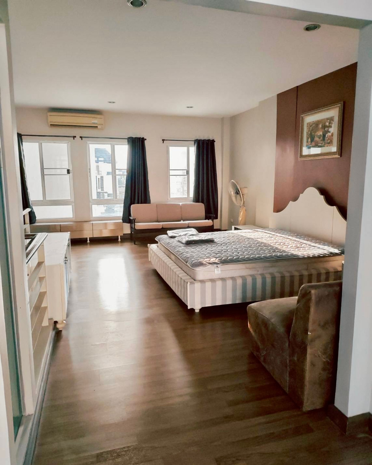 For RentTownhomePattanakan, Srinakarin : For Rent: 3-Storey Townhome at Baan Klang Muang The Royal Monaco Srinakarin – Pattanakarn Spacious Modern Townhome in a Prime Location, Ready to Move In