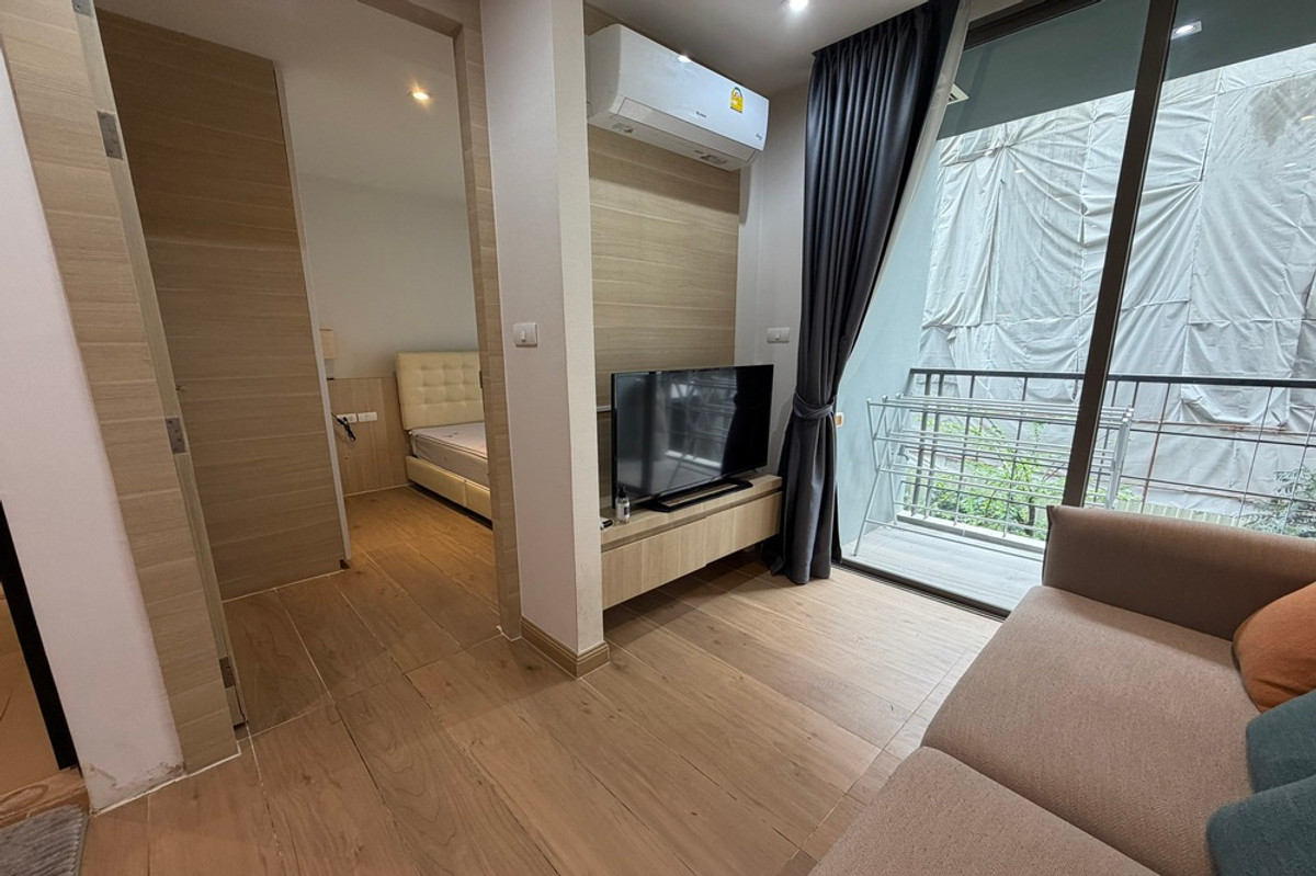 For RentCondoSilom, Saladaeng, Bangrak : 🔥 For Rent !! pool view !! 🔥 Code C20221202932.........Klass Silom, 1 bedroom, 1 bathroom, furnished, ready to move in📣📣