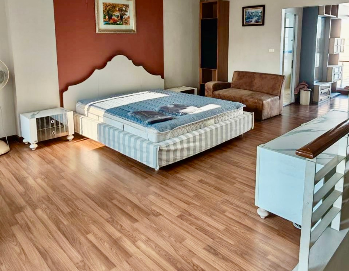 For RentTownhomePattanakan, Srinakarin : For Rent: 3-Storey Townhome at Baan Klang Muang The Royal Monaco Srinakarin – Pattanakarn Spacious Modern Townhome in a Prime Location, Ready to Move In