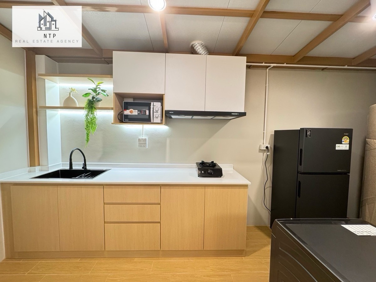 ให้เช่าทาวน์โฮมลาดกระบัง สุวรรณภูมิ : ให้เช่า| For rent Townhome 3 ชั้น 📍 𝐏𝐥𝐞𝐱 𝐎𝐧𝐧𝐮𝐭-𝐖𝐨𝐧𝐠𝐰𝐚𝐞𝐧 ใกล้เมกาบางนา เดินทางไปสุวรรณภูมิเพียง 10 นาที หน้าหมู่บ้านมี Community Mall 🏡🌲 