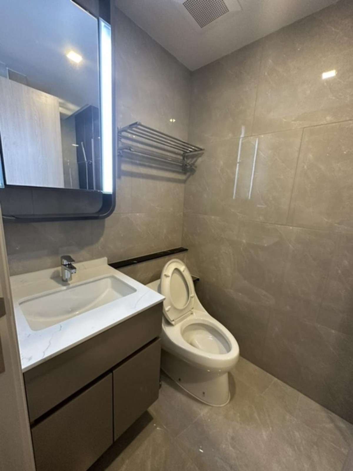 For SaleCondoRama9, Petchburi, RCA : FOR SALE condo , One9Five Asoke - Rama 9 , MRT-Phra Ram 9 , Huai Khwang , Huai Khwang , Bangkok , CX-41598