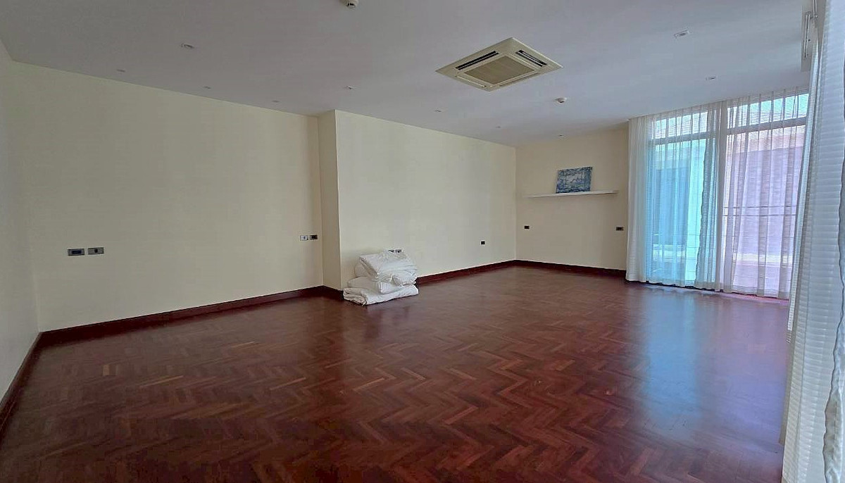 For RentHouseSukhumvit, Asoke, Thonglor : Single house with private pool, 4 bedrooms - Phrom Phong ** NO CO-AGENT **