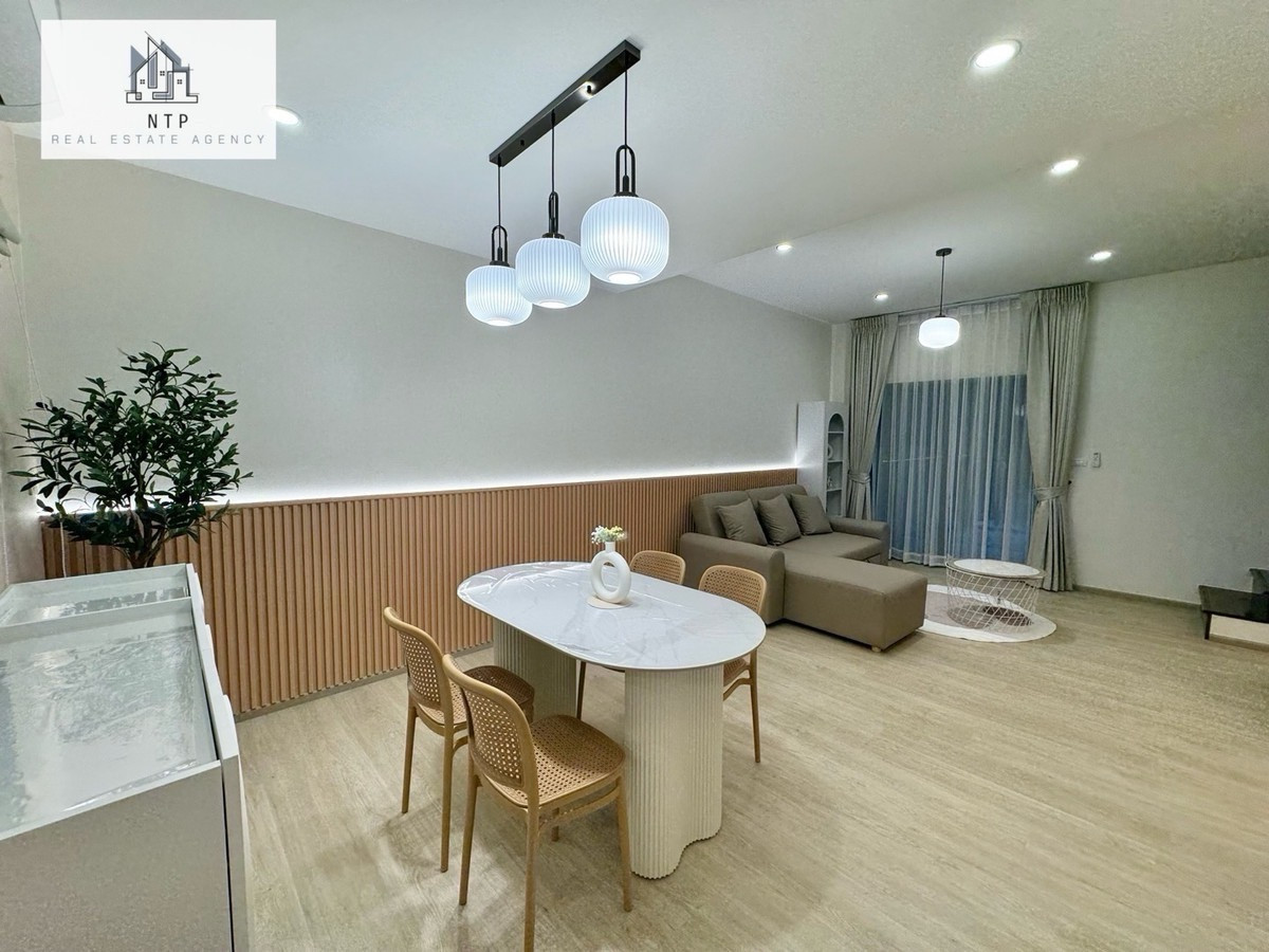 ให้เช่าทาวน์โฮมลาดกระบัง สุวรรณภูมิ : ให้เช่า| For rent Townhome 3 ชั้น 📍 𝐏𝐥𝐞𝐱 𝐎𝐧𝐧𝐮𝐭-𝐖𝐨𝐧𝐠𝐰𝐚𝐞𝐧 ใกล้เมกาบางนา เดินทางไปสุวรรณภูมิเพียง 10 นาที หน้าหมู่บ้านมี Community Mall 🏡🌲 