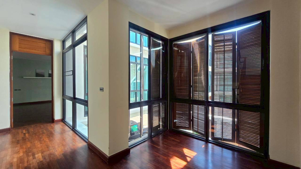 For RentHouseSukhumvit, Asoke, Thonglor : Single house with private pool, 4 bedrooms - Phrom Phong ** NO CO-AGENT **