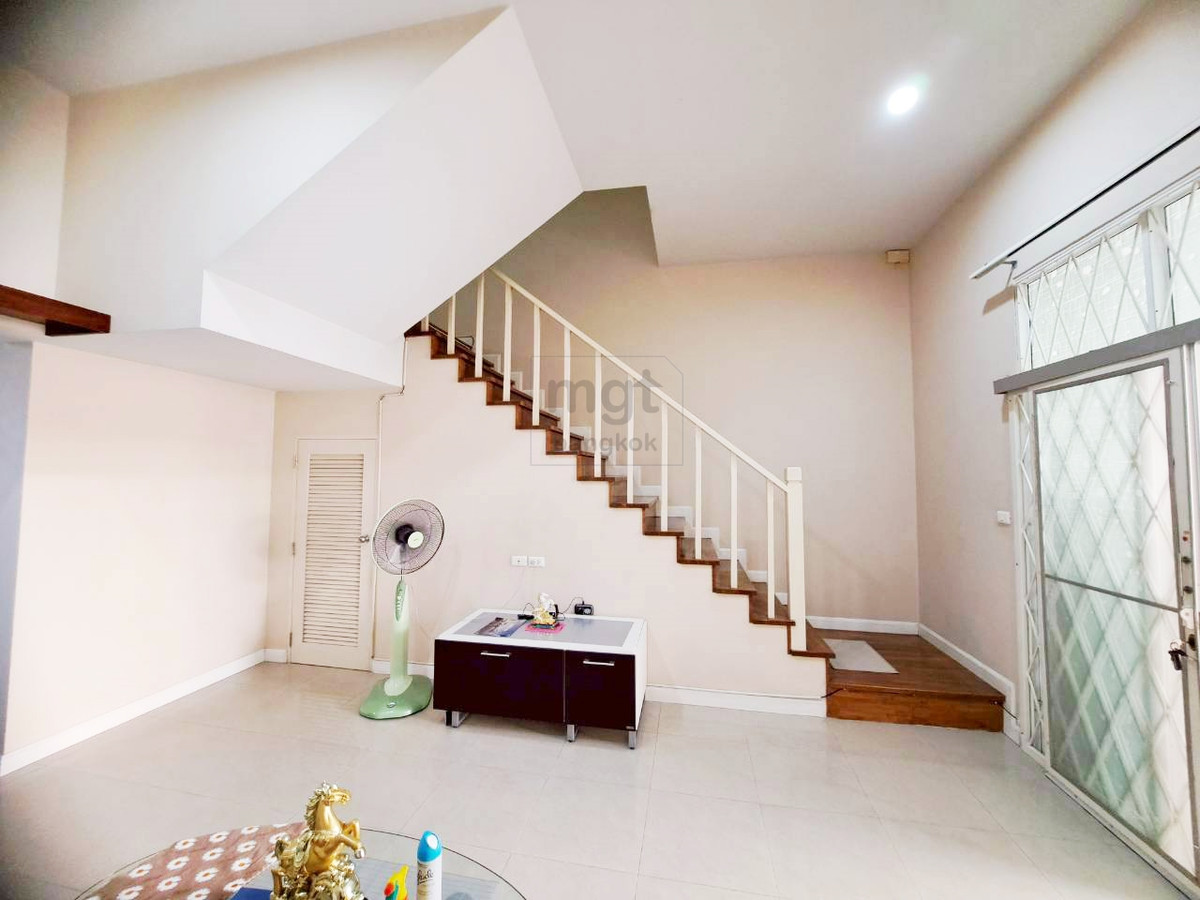 ขายทาวน์โฮมเอกชัย บางบอน : ขายด่วน!! คุ้มมาก ขายขาดทุน  สภาพดีมาก ทาวน์เฮ้าส์ปริญลักษณ์ เอกชัย บางบอน ทำเลดีมาก   