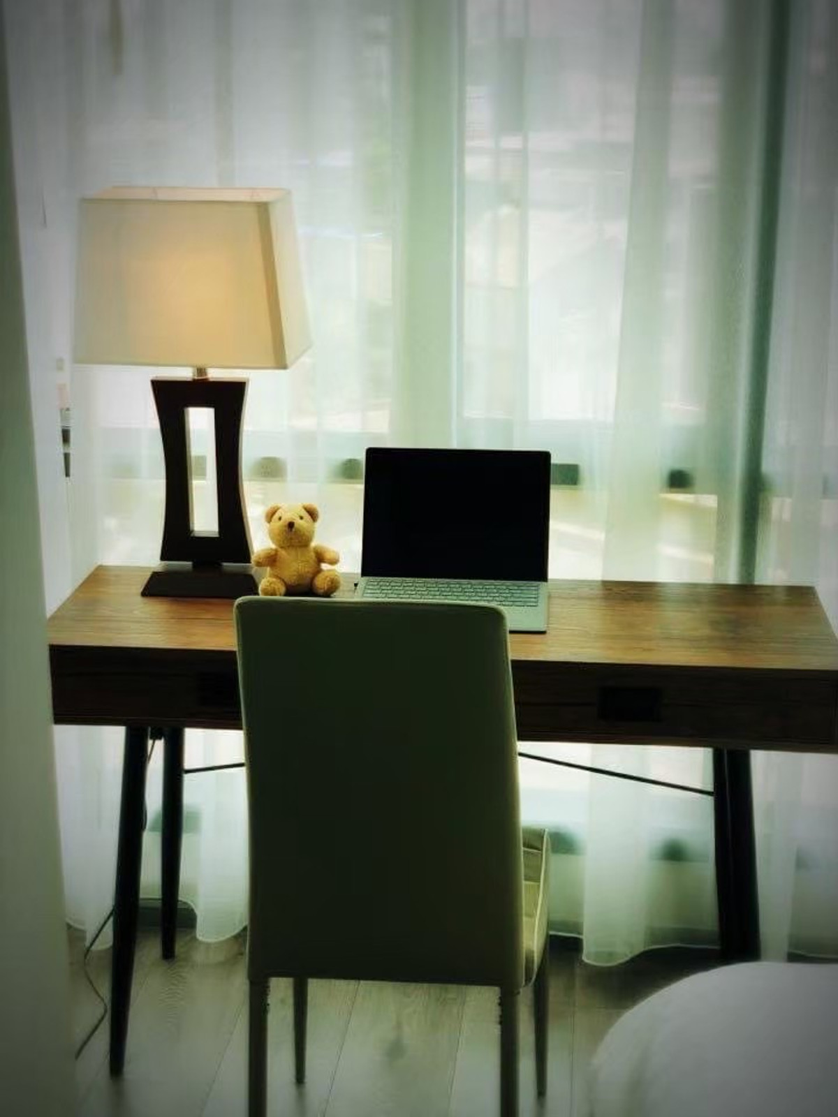 For SaleCondoLadprao, Central Ladprao : Condo for sale, Whizdom Avenue Ratchada Lat Phrao, next to MRT Lat Phrao, 0 meters, 2 bedrooms, corner room, no walls next to anyone.