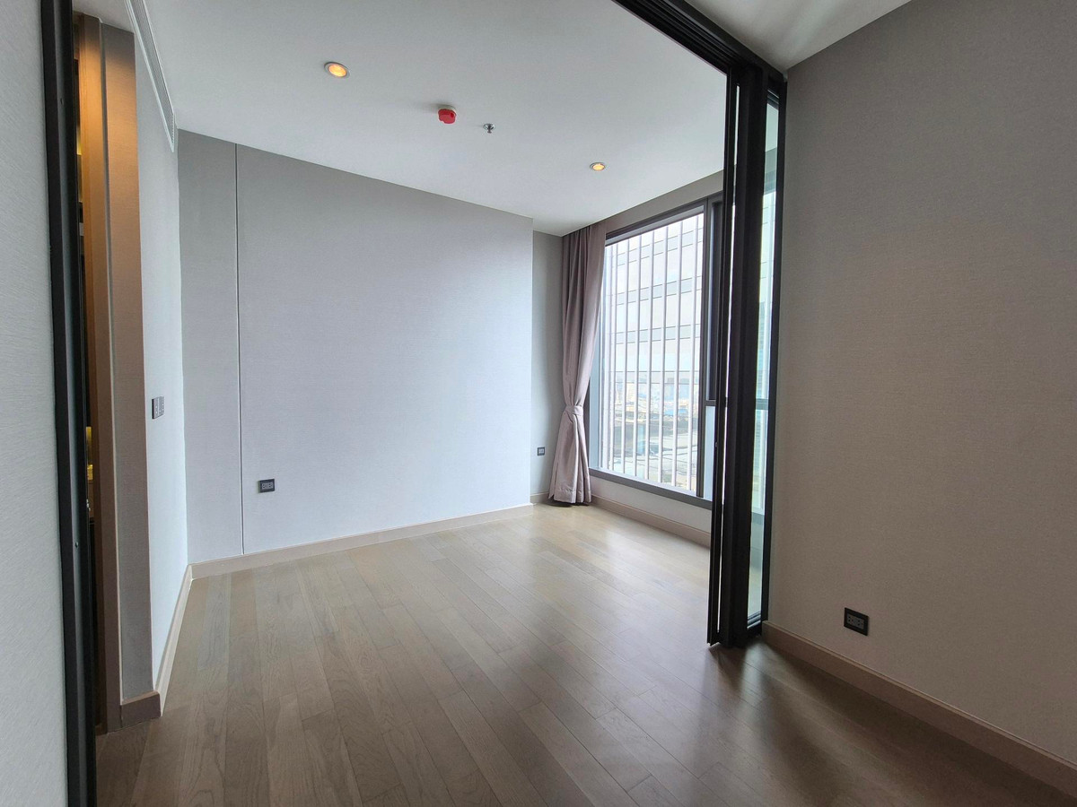 ขายคอนโดพระราม 9 เพชรบุรีตัดใหม่ RCA : ( ขายราคาพิเศษ!! ชั้นสูง!! )​ 1 Bedroom 1 Bathroom 35 ตร.ม. THE ESSE at SINGHA COMPLEX ติดแยกอโศก-เพชรบุรี และ MRT เพชรบุรี 0 เมตร