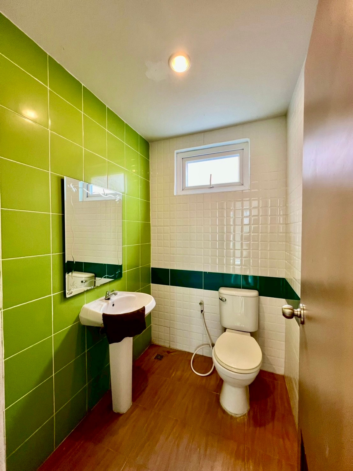 ให้เช่าบ้านลาดพร้าว เซ็นทรัลลาดพร้าว : ให้เช่า บ้านเดี่ยวหลังมุม สไตล์โฮมออฟฟิศ | วิภาวดี 20 | ทำเลใจกลางเมือง เหมาะอยู่อาศัยหรือทำสำนักงานส่วนตัว