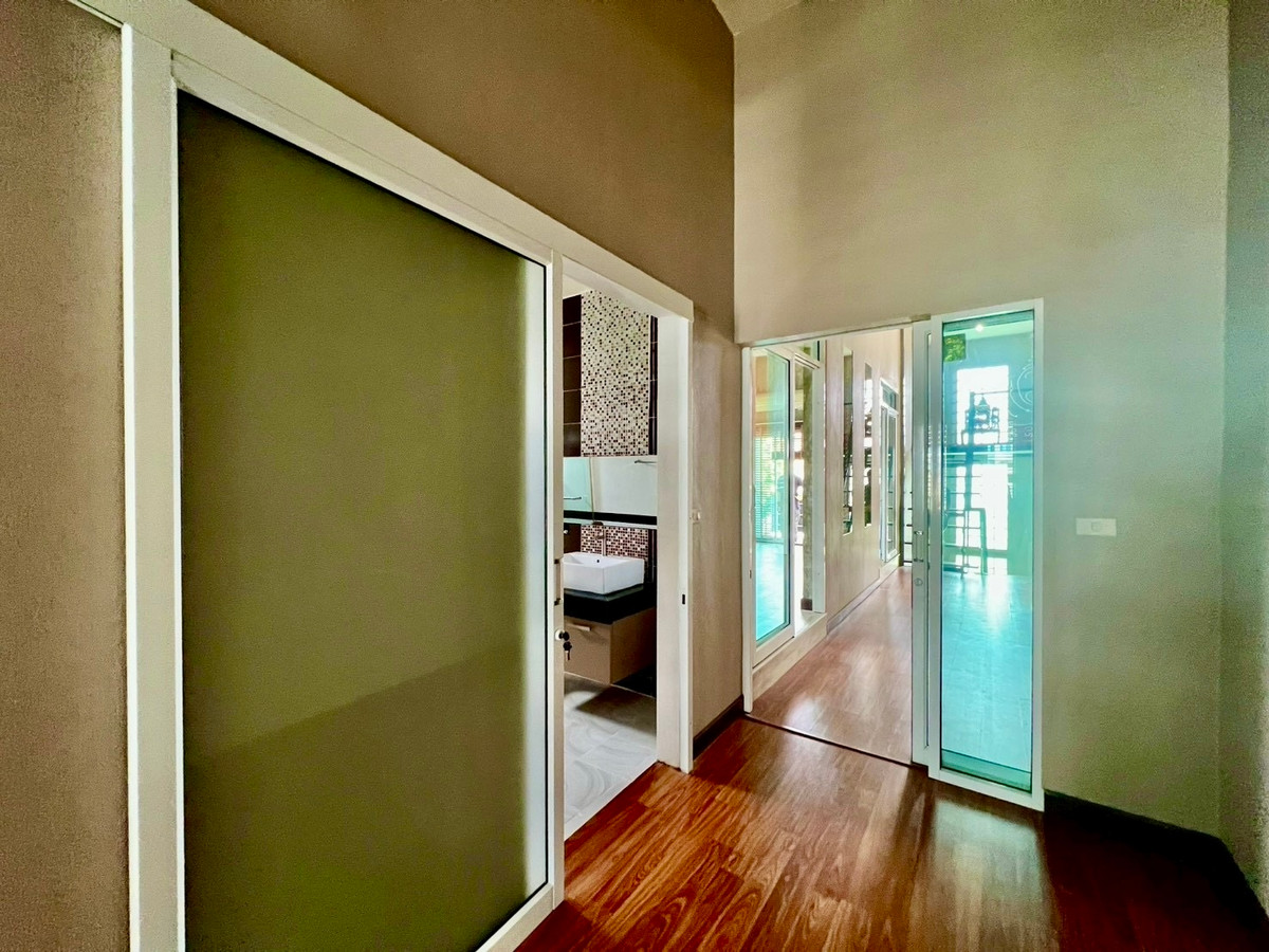 ให้เช่าบ้านลาดพร้าว เซ็นทรัลลาดพร้าว : ให้เช่า บ้านเดี่ยวหลังมุม สไตล์โฮมออฟฟิศ | วิภาวดี 20 | ทำเลใจกลางเมือง เหมาะอยู่อาศัยหรือทำสำนักงานส่วนตัว