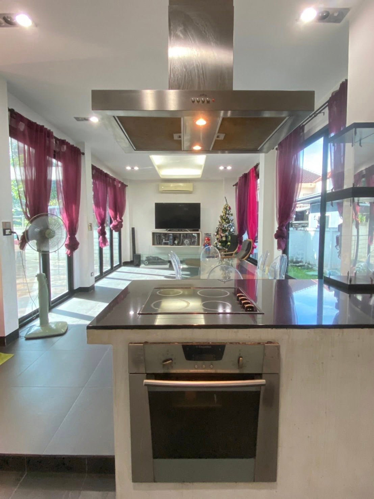 ขายบ้านพุทธมณฑล ศาลายา : บ้านเดี่ยว พุทธมณฑลสาย 2 บ้านหลังหัวมุม พื้นที่รอบบ้านกว้าง โปร่ง ลมดี