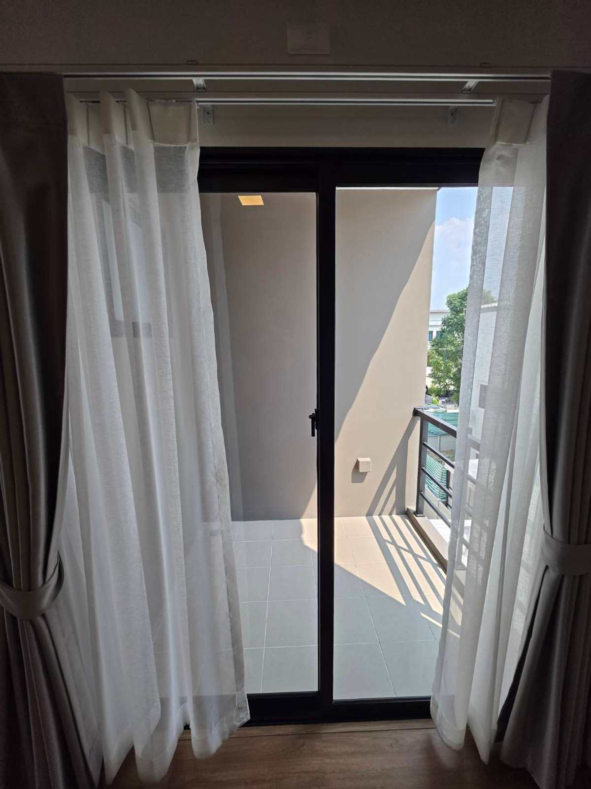 ให้เช่าทาวน์โฮมเกษตรศาสตร์ รัชโยธิน : ให้เช่าทาวน์โฮม บ้านกลางเมือง พหลฯ - รามอินทรา ใกล้ แม็คโคร เทพรักษ์ เพียง 3 นาที