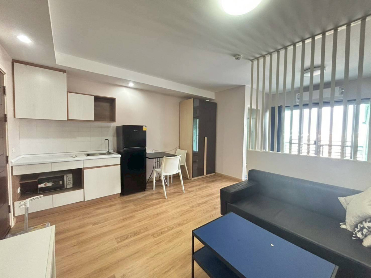 For RentCondoOnnut, Udomsuk : Condo for rent, The Log 3 Sukhumvit 101/1, new furniture, new appliances throughout the room, near BTS Udomsuk and Punnawithi.