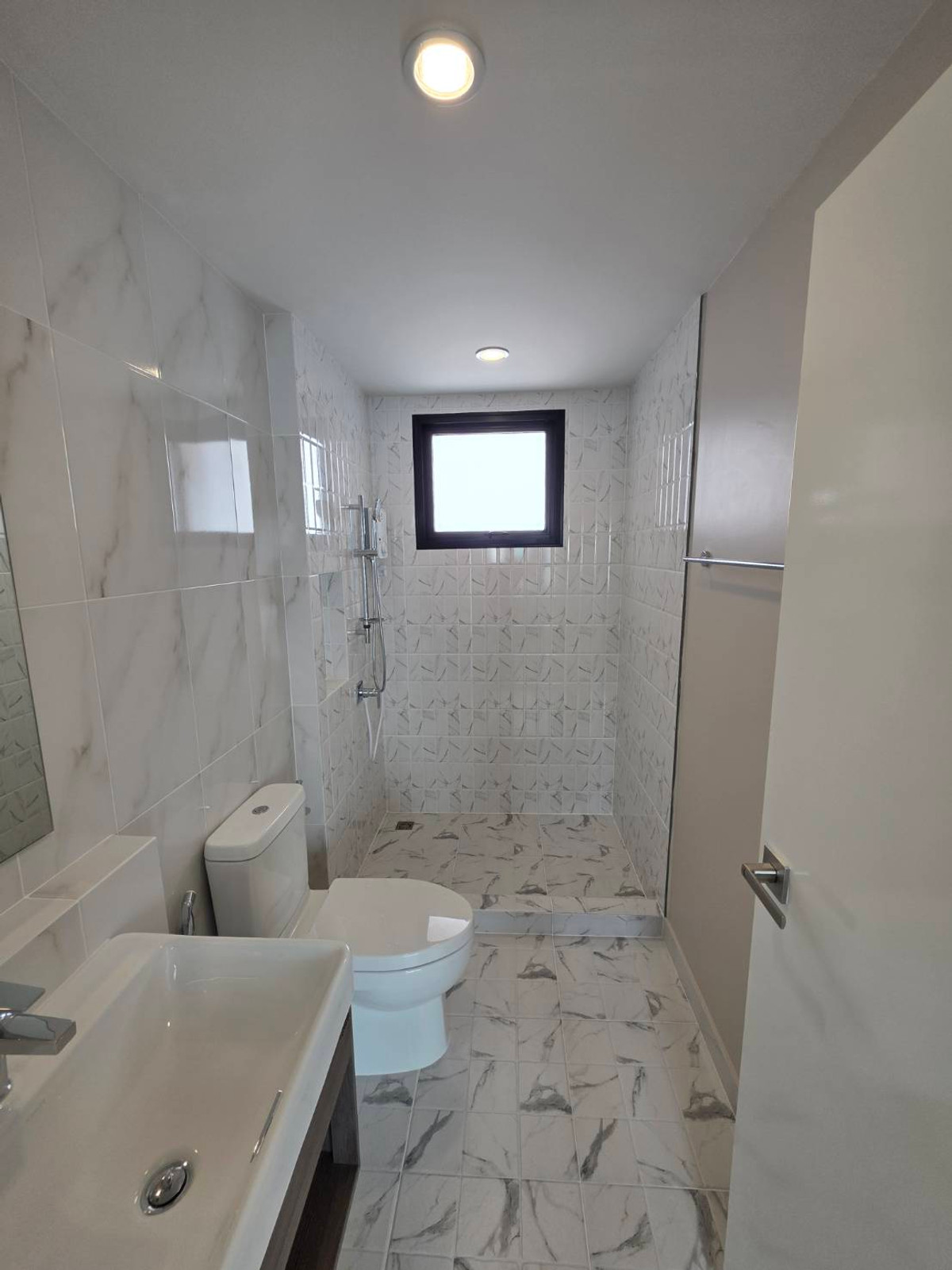 ให้เช่าทาวน์โฮมเกษตรศาสตร์ รัชโยธิน : ให้เช่าทาวน์โฮม บ้านกลางเมือง พหลฯ - รามอินทรา ใกล้ แม็คโคร เทพรักษ์ เพียง 3 นาที